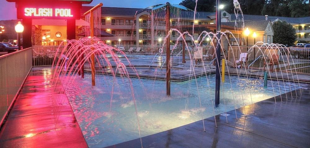 Comfort Inn & Suites At Dollywood Lane Pigeon Forge Exterior foto