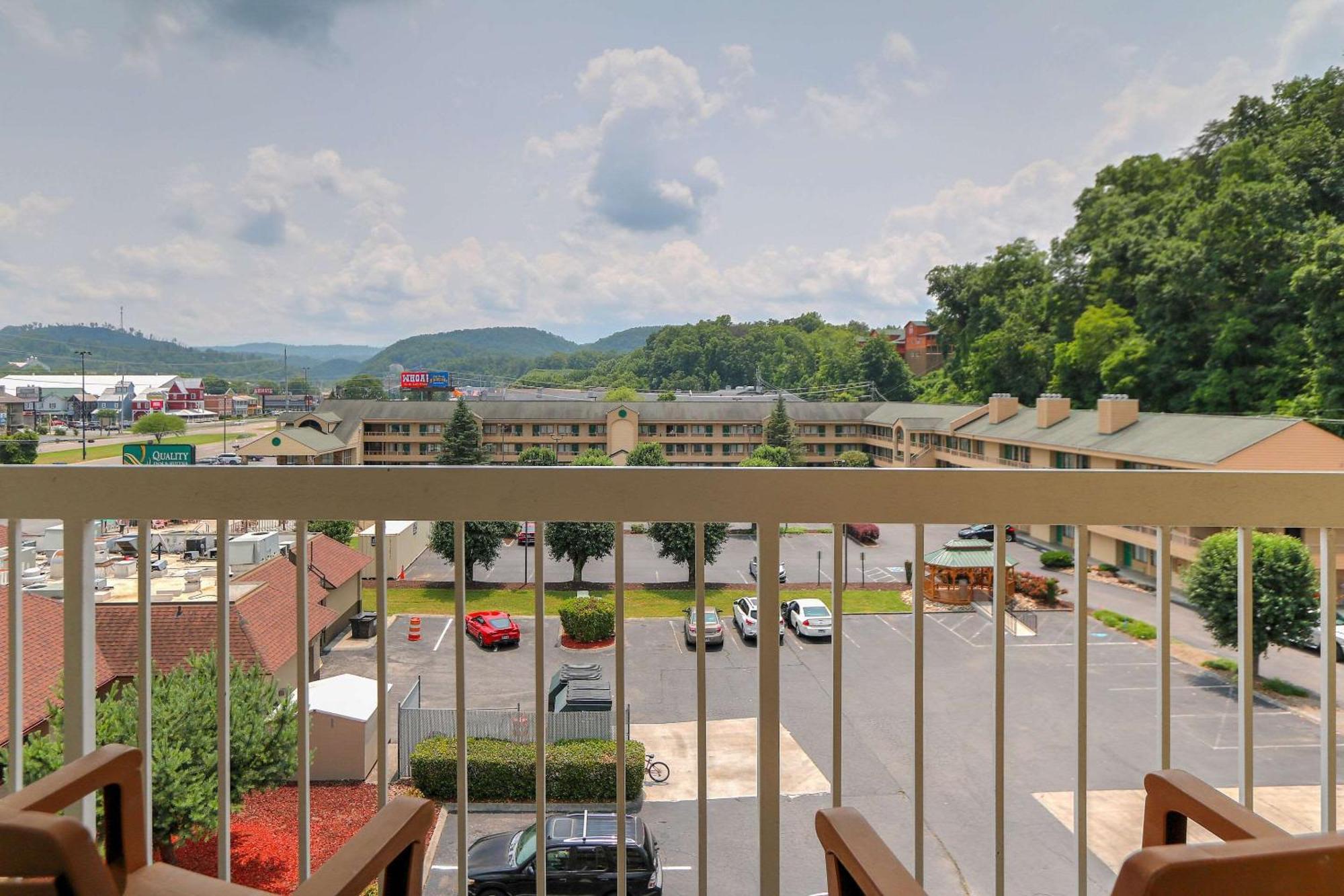 Comfort Inn & Suites At Dollywood Lane Pigeon Forge Exterior foto